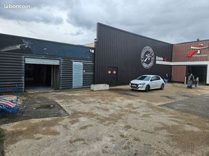 À LOUER – LOCAL COMMERCIAL 450 m² – ZONE TRÈS ATTRACTIVE – FOS-SUR-MER