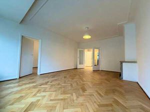 Molière - Bel apt rénové 2 chambres et terrasses & pkg