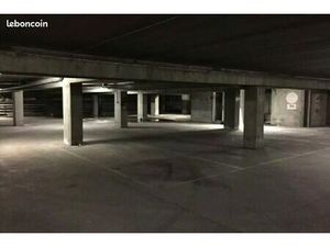 VILLEURBANNE - Places de stationnement à louer (x5)