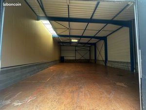 Entrepôt artisanale ou commercial - 260m2