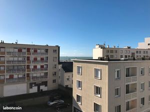 F2 près de la plage au dernier étage sans ascenseur et cave