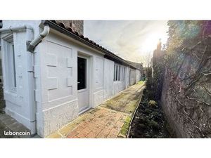 Maisonnette 26m2 DPE C refaite à neuf proche CV calme copro 5  place de parking gratuit ru