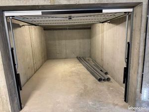 Loue garage ou espace de stockage