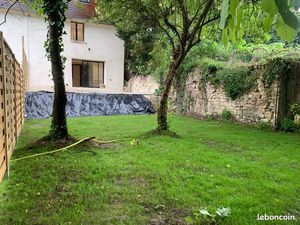Maison à louer avec eau et électricité