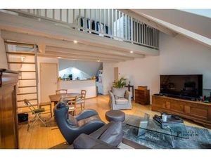 Nantes Centre-Ville  très bel appartement de caractère avec parking