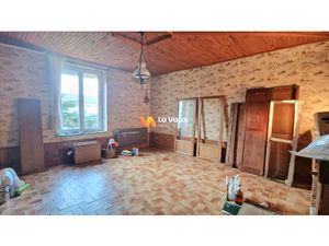 Maison de village à rénover  125 m² avec jardin  garage et cave. Lemainville
