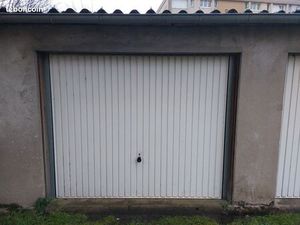 Location Garage / Box 18m2