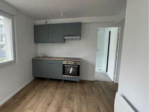 T2 lumineux entièrement rénové non meublé