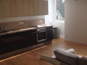 F2 hyper centre avec place de parking privative