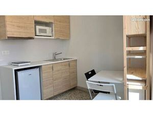 Très joli studio neuf meublé