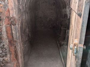 Caves avec prise électrique 4*4m² box local de stockage Gare de l'Est Gare du Nord métro P