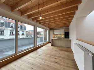 Duplex à louer avec terrasse et 3 chambres   Ixelles (VBD67039)