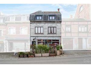 Appartement avec beau potentiel – Centre de Rochefort