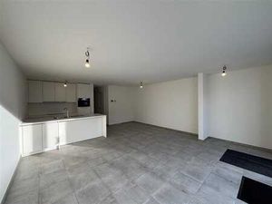 Appartement rez-de-chaussée moderne avec jardin privé et gra