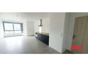 Location Appartement 2 pièces à Dinard (35800) : à louer 2 pièces / 51m² Dinard