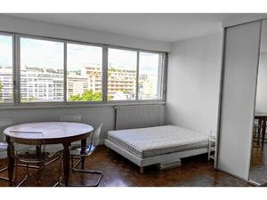 Grand studio - métro Exelmans