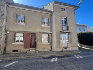 À vendre – Ensemble immobilier avec bois à Laussonne (Haute-Loire)