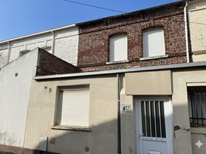 Maison de ville à fort potentiel + 2 Garages Idéal investisseur ou 1er achat