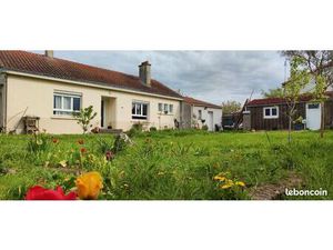 Maison rénovée avec vue dégagée – Terrasse plein sud – Local professionnel