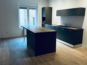Appartement 65m2 Étage 1  proche centre  refait neuf