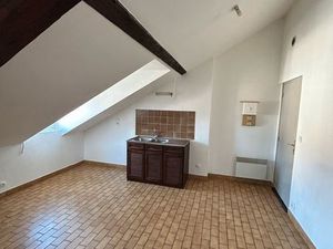 Montereau studio 18 m2 entre centre et gare  55 minutes Gare de Lyon ligne R