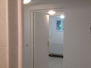 à louer jolie studio refait à neuf à Orly ville