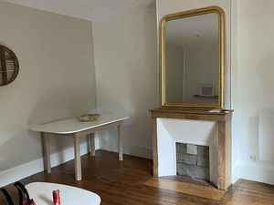 LOUE T2 MEUBLE - Coeur de ville mais au calme - tramway