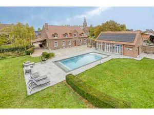 Villa très exclusive sur 39a 39ca à Jandrenouille.