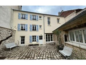 Location maison  135.76 m² T-5 à Châtillon  3 000 €