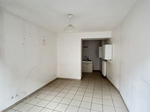 Petit T2 en RDC entre gare et commerces