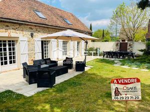 Maison T7 avec superbe pièces de vie et piscine