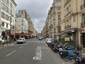 A louer / Rue la Boetie