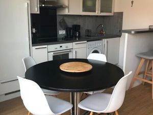 Appartement meublé avec box internet La Rochelle centre ville 30 m2 avec grande terrasse