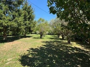 Terrain avec eau et électricité possible