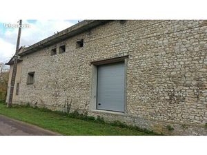 Entrepôt dans ancienne usine