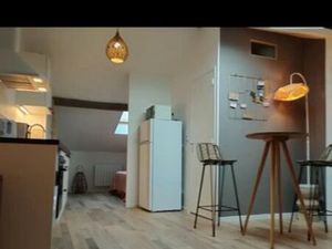 Grand studio meublé