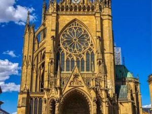 ? Studio meublé – 41 m² (33 m² Carrez) – Hypercentre Metz – Disponible février 2026