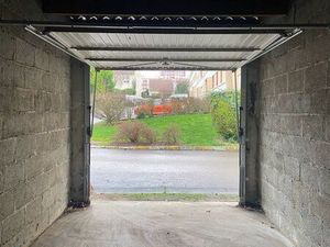Garage (box fermé) à louer