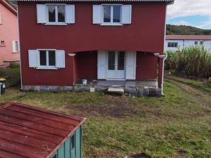 Loue maison jumelée F4