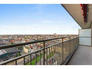 Volledig gerenoveerd en instapklaar appartement op toplig...