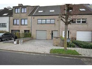 Bel-etage à proximitée du centre ville.