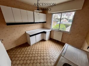 Appartement T2 HAUT DE MONCHAPET à Rafraîchir avec Cave et P
