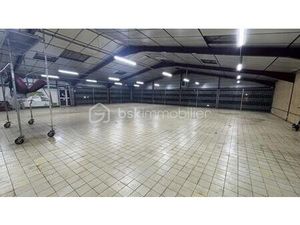 Local d'activités de 400 m² à Pont-Sur-Yonne