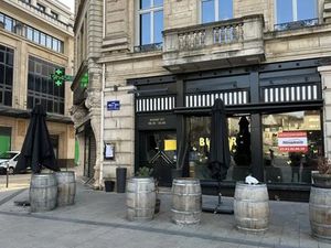BAR BRASSERIE A FORT POTENTIEL EMPLACEMENT PREMIUM