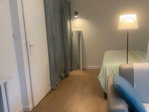 Studio meublé avec entrée indépendante et terrasse – Charges incluses