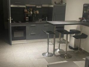 Appartement meublé 800 charges comprises