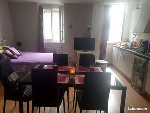 Studio meublé 29 m² – Immeuble ancien – Calme – Machine à laver – Orléans centre