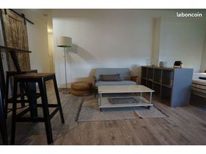 À louer – Studio lumineux et entièrement meublé dans résidence sécurisée