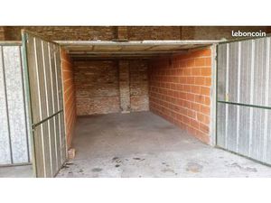 Grand parking box garage 40m3 centre Moissac
