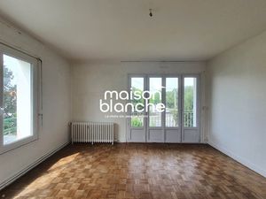 Immeuble 3 logements  cave et jardin LA ROCHELLE